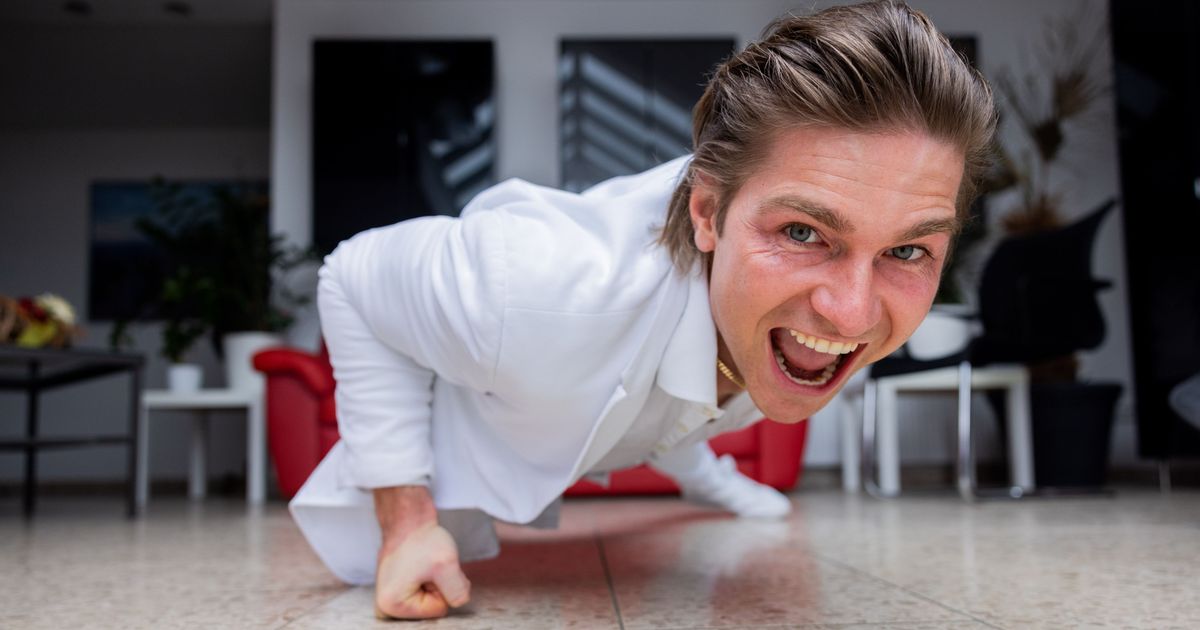 Influencer Jeremy Fragrance irritiert mit Werbung für Rechtsextreme ...