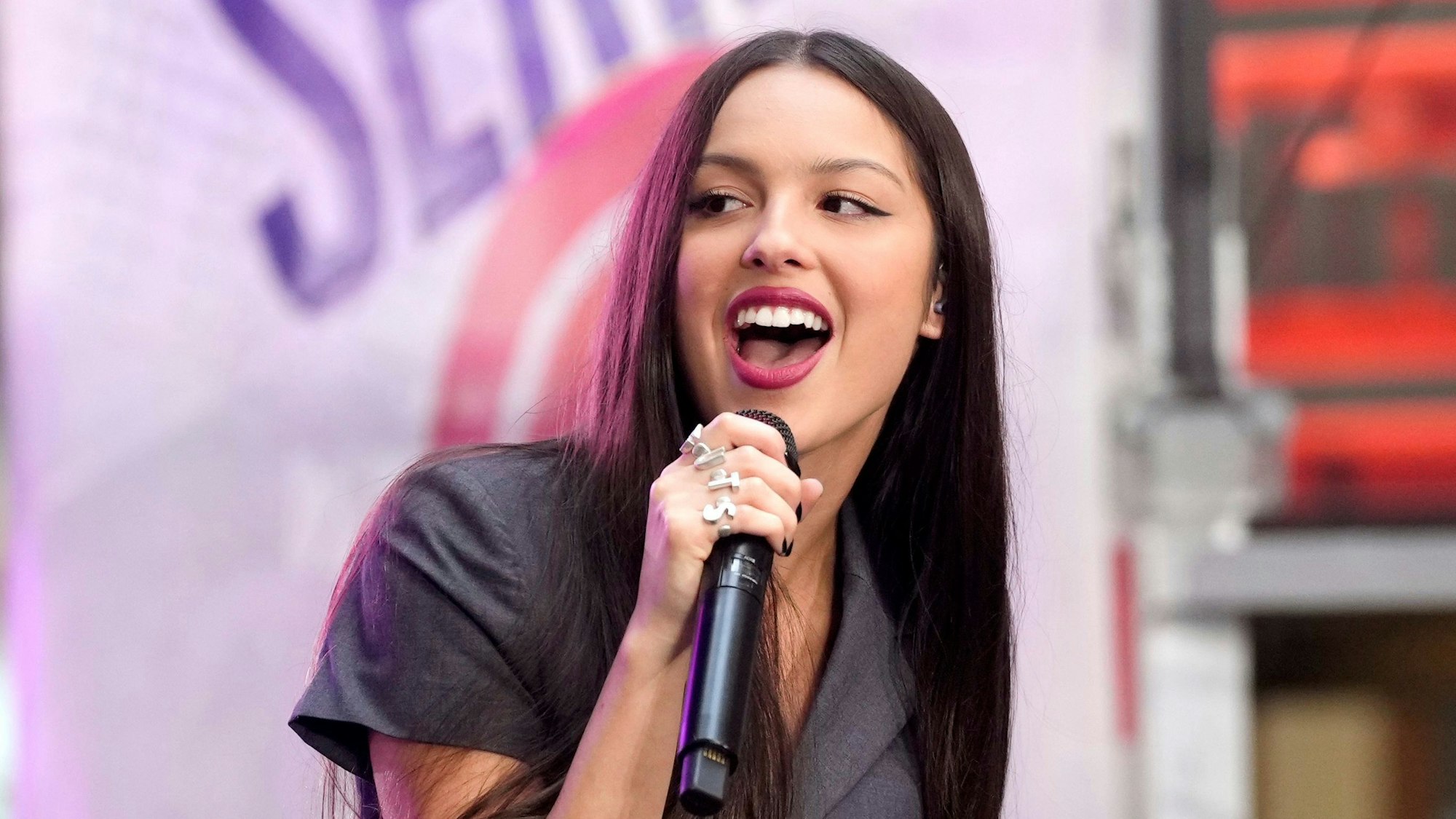 Olivia Rodrigo bei einem Auftritt in der „Today Show“.