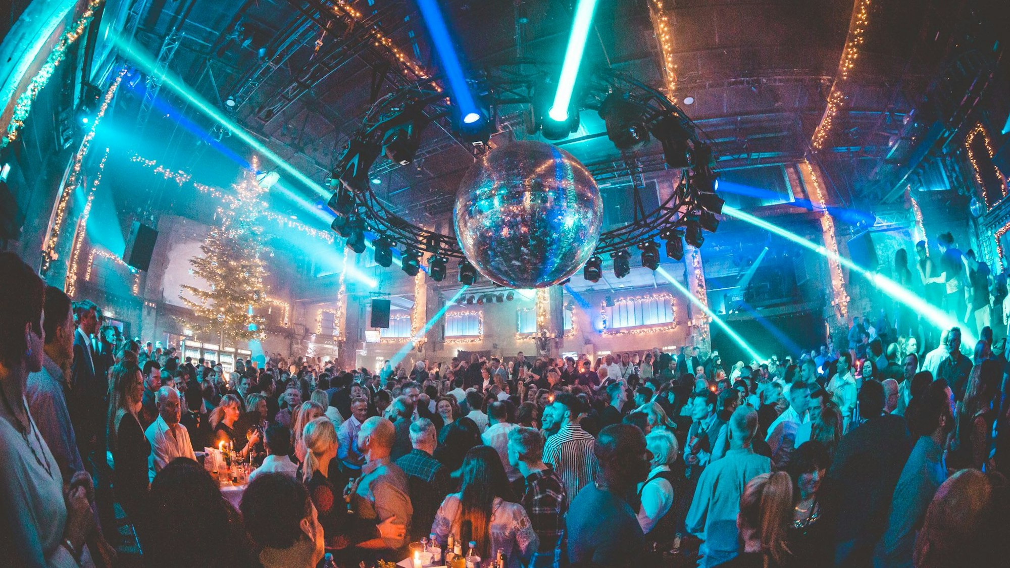 Heiligabend-Party in der Halle Tor 2