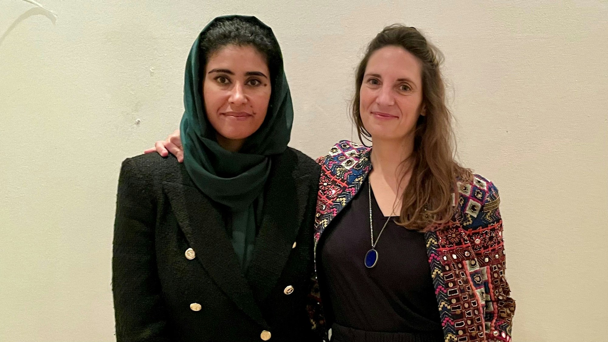 Fahima Ibrahimkhil und Eva Beyer.