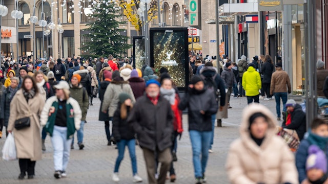 Adventseinkäufer auf der Schildergasse