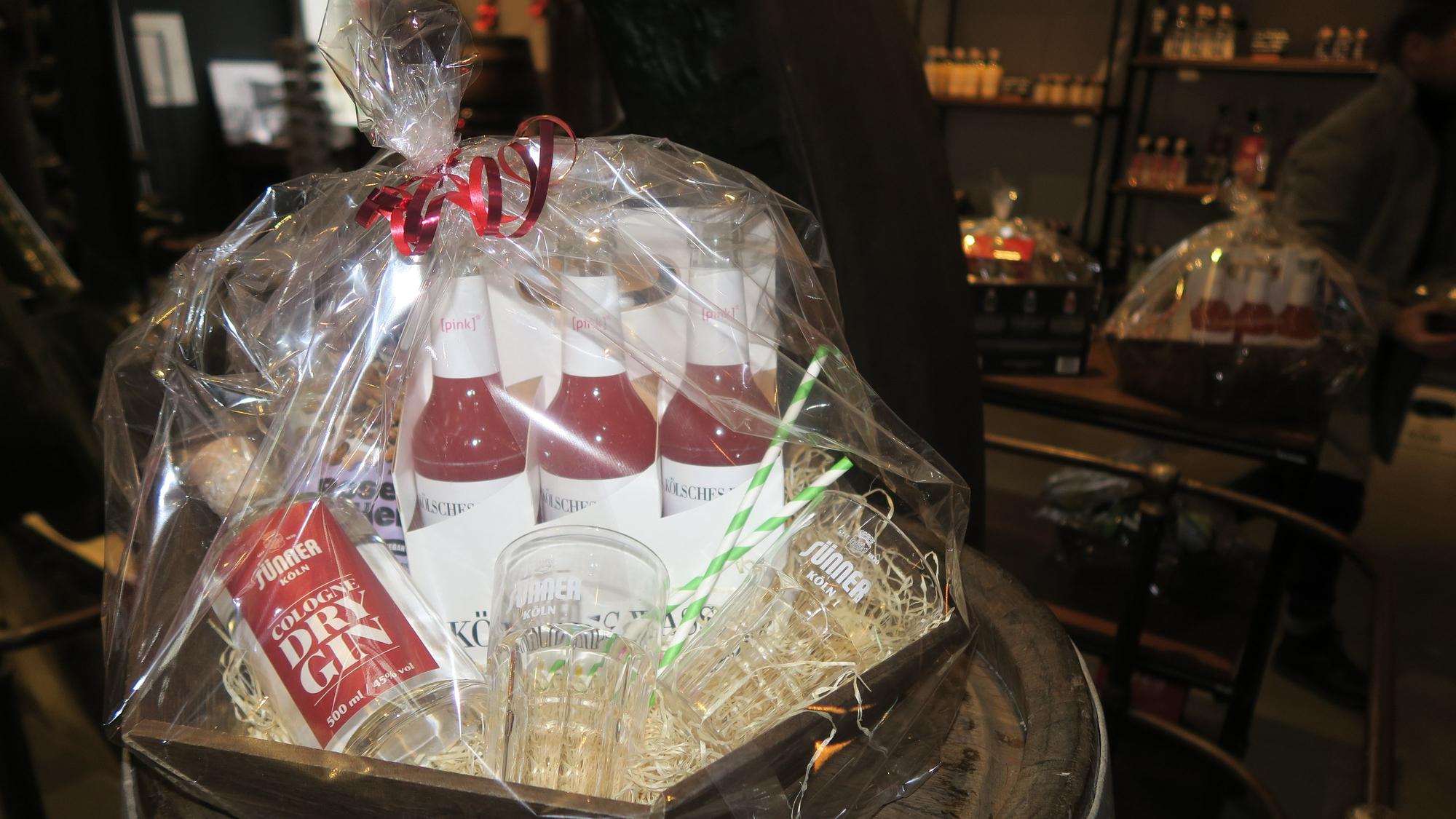 Geschenkkorb „Glüh-Gin“ aus der Sünner Brauerei. Foto: Hans-Willi Hermans