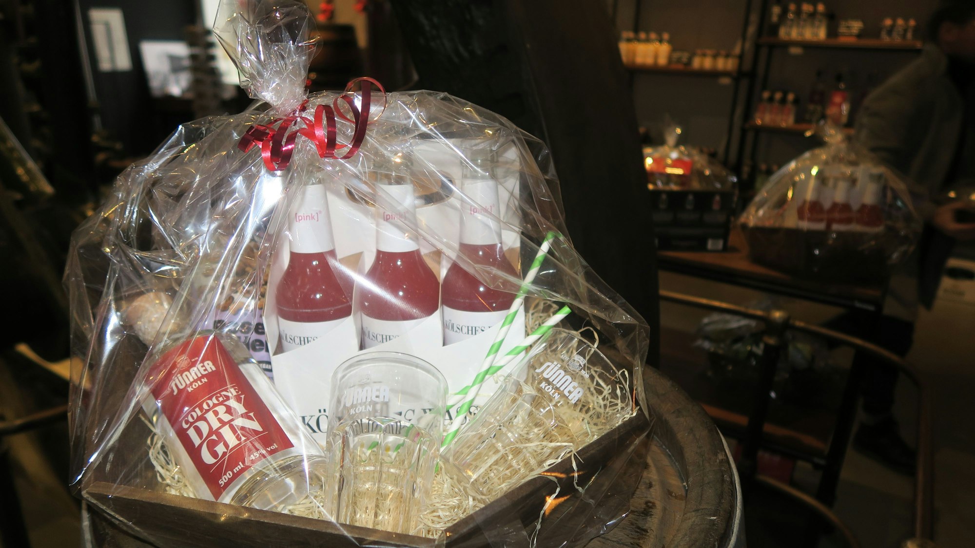 Geschenkkorb „Glüh-Gin“ aus der Sünner Brauerei. Foto: Hans-Willi Hermans