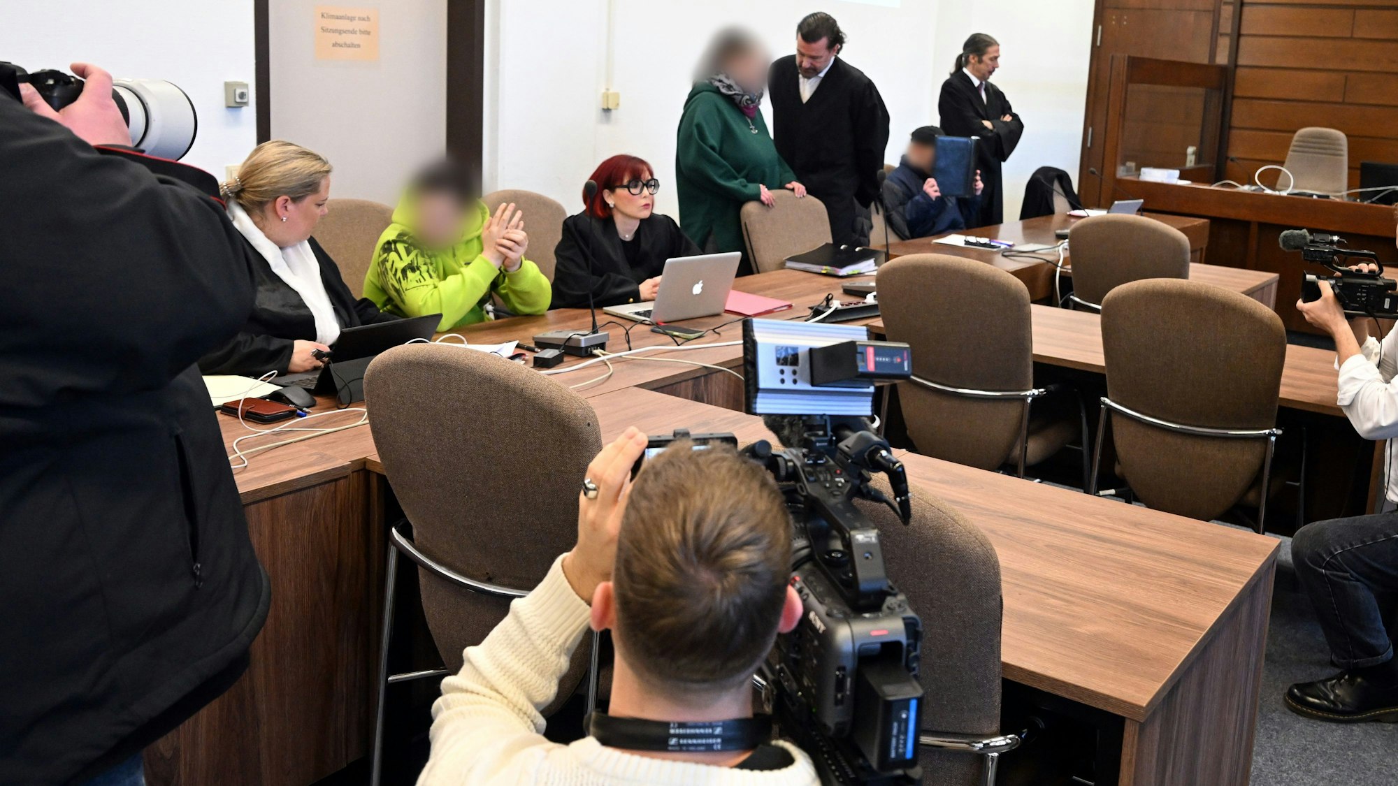 Das Medieninteresse war groß beim Prozessauftakt im Kölner Landgericht.