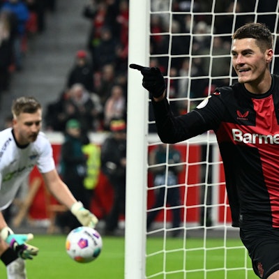 Leverkusens Patrik Schick bejubelt sein Tor zum 3:1 gegen Paderborn.