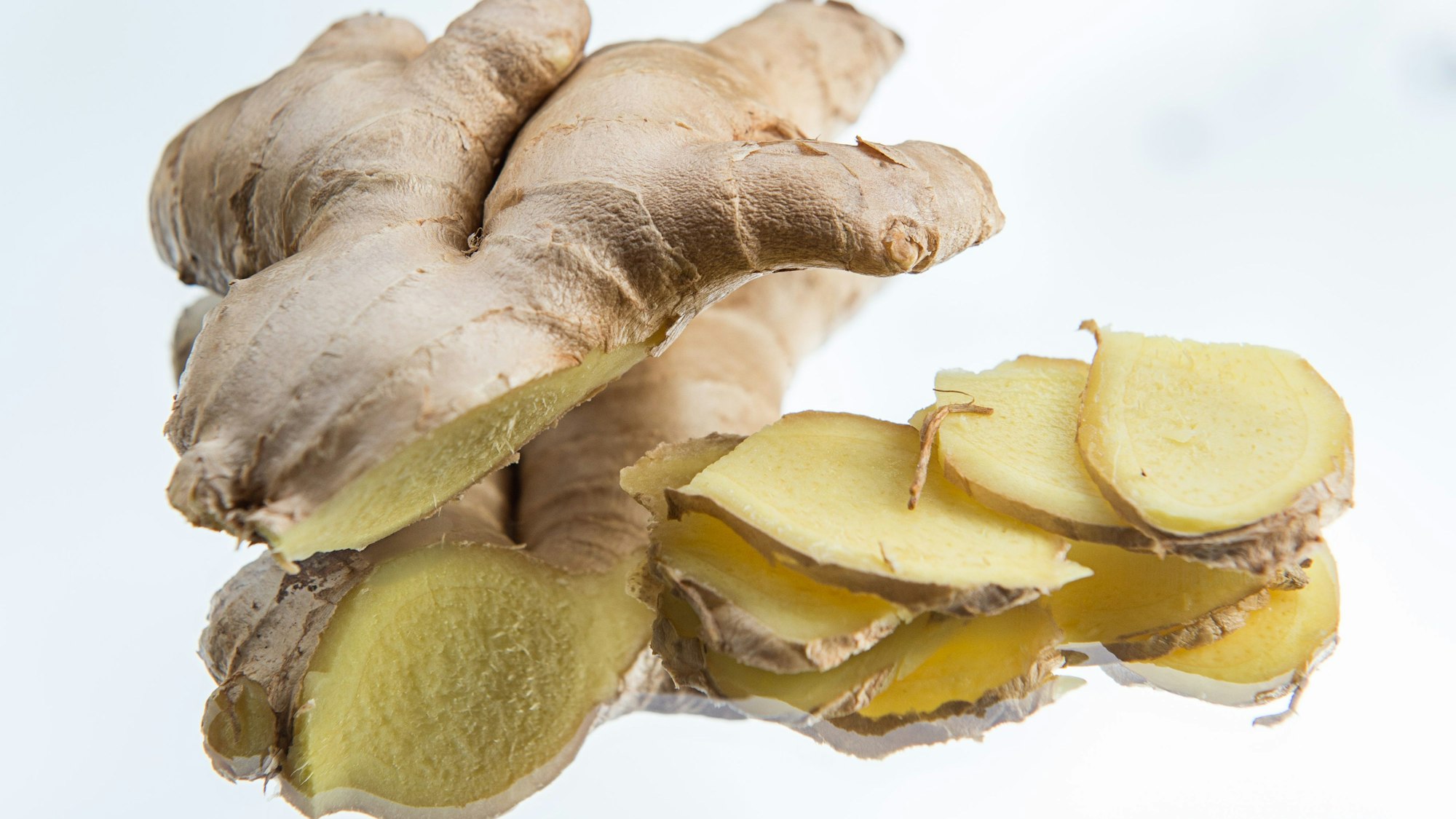 Teile einer Ingwerwurzel