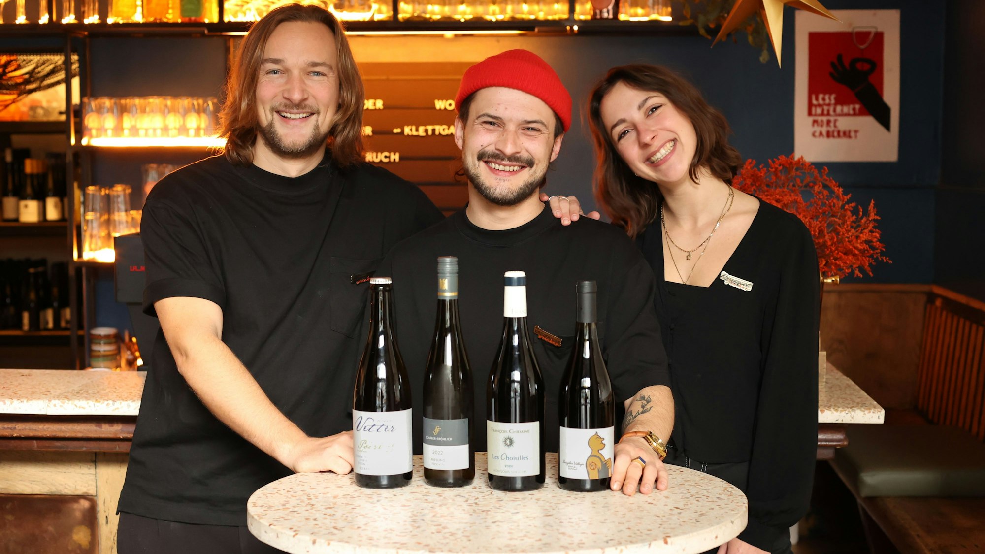 Das Bredouille-Team: Geschäftsführer Adrian Roepe und Yngwie Erich sowie die Sommelière Leona Holdgrün-Schwarz