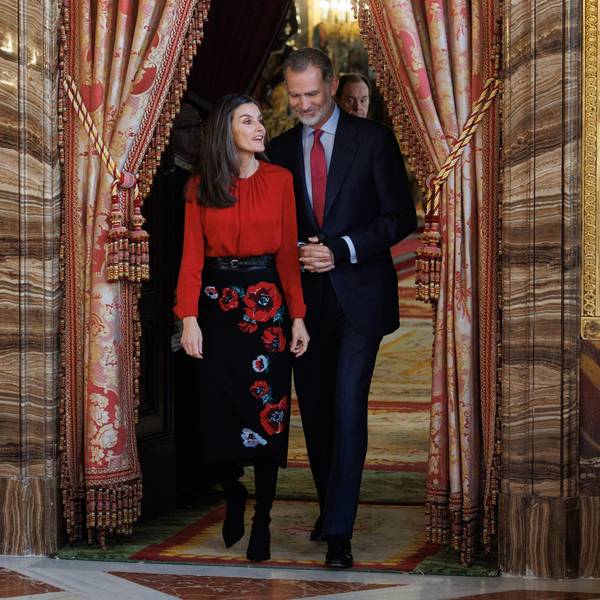 Felipe VI., König von Spanien, und Königin Letizia kommen zur Sitzung des Kuratoriums der Stiftung Prinzessin von Girona im Königlichen Palast in Madrid.