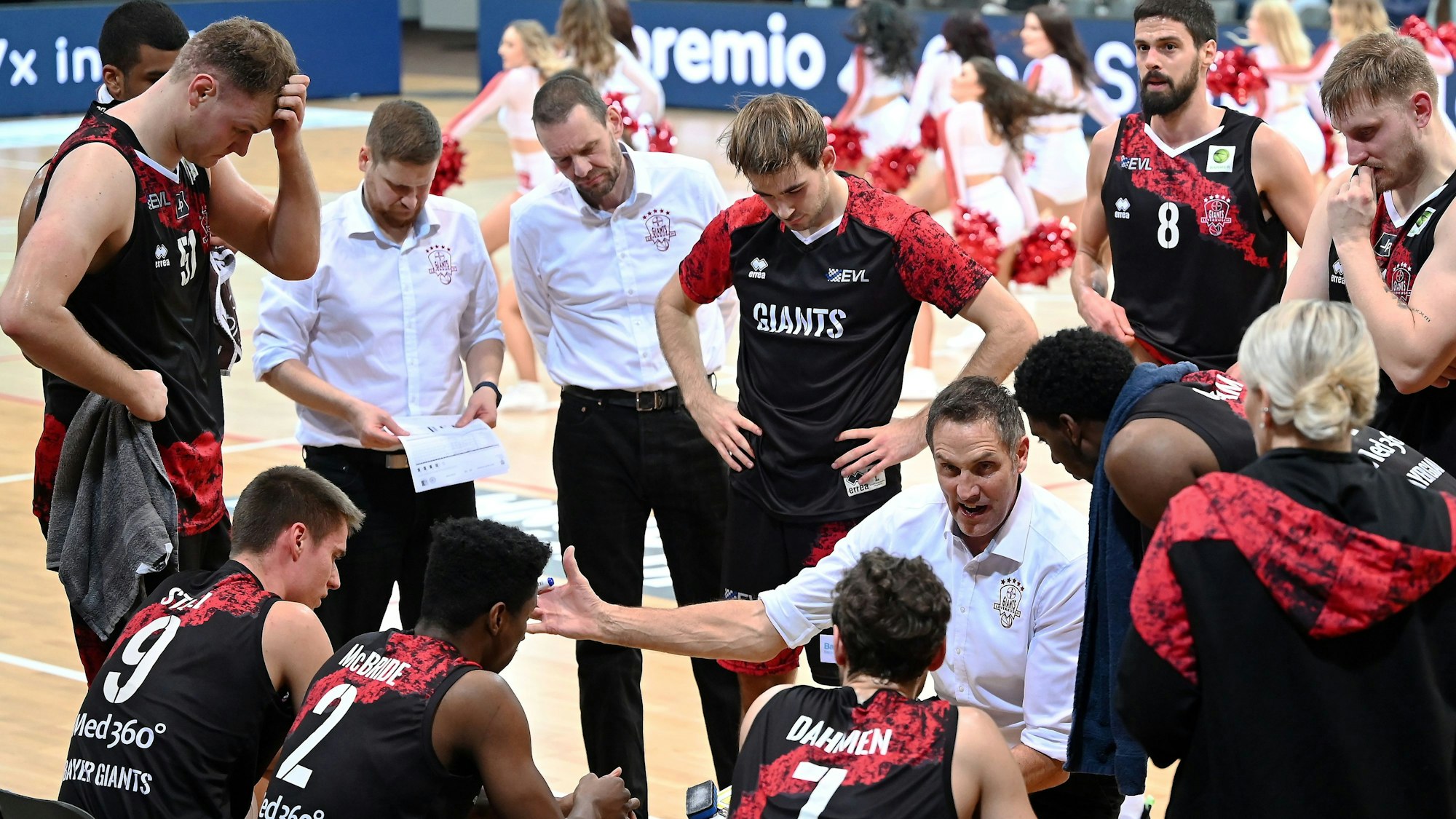 09.12.2023, Basketball-Bayer Giants -Rist Wedel
TR: Hansi Gnad (Bayer)
Foto: Uli Herhaus