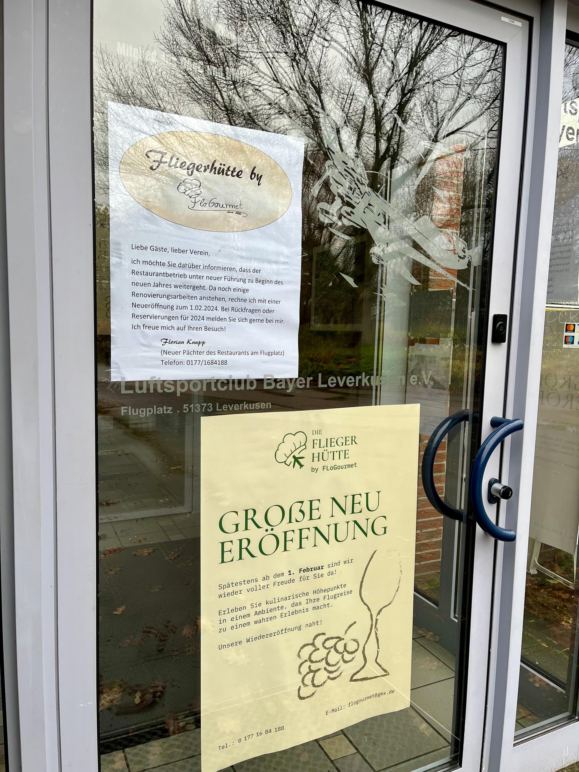 Plakat an einer Tür
