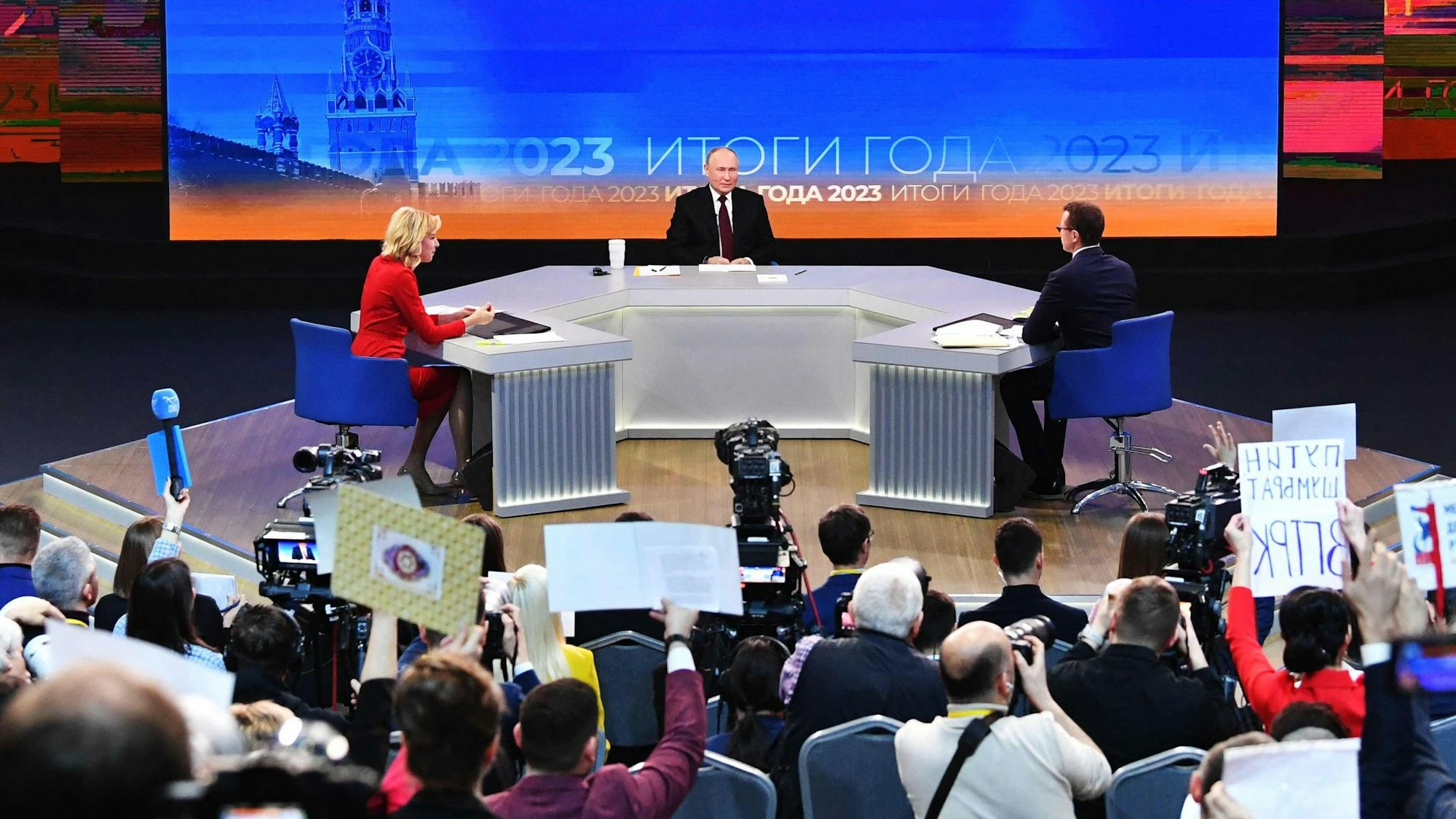 Mediales Großereignis in Russland: Erstmals seit Kriegsbeginn stellte sich Putin wieder den Bürgerfragen in einer großen Pressekonferenz.
