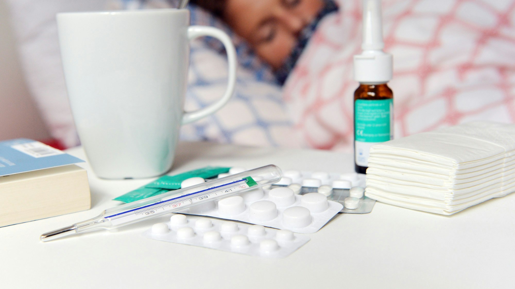 Die Papageienkrankheit äußert sich oft durch Grippe-ähnliche Symptome, auch in Deutschland sind Fälle der Krankheit bekanntgeworden. (Symbolbild)