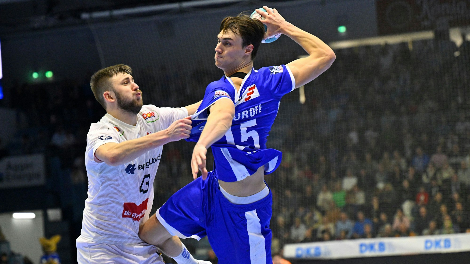 Miro Schlurof setzt zum Wurf an.