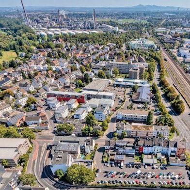 Das Bild zeigt den Blick von oben auf die Stadt Wesseling.