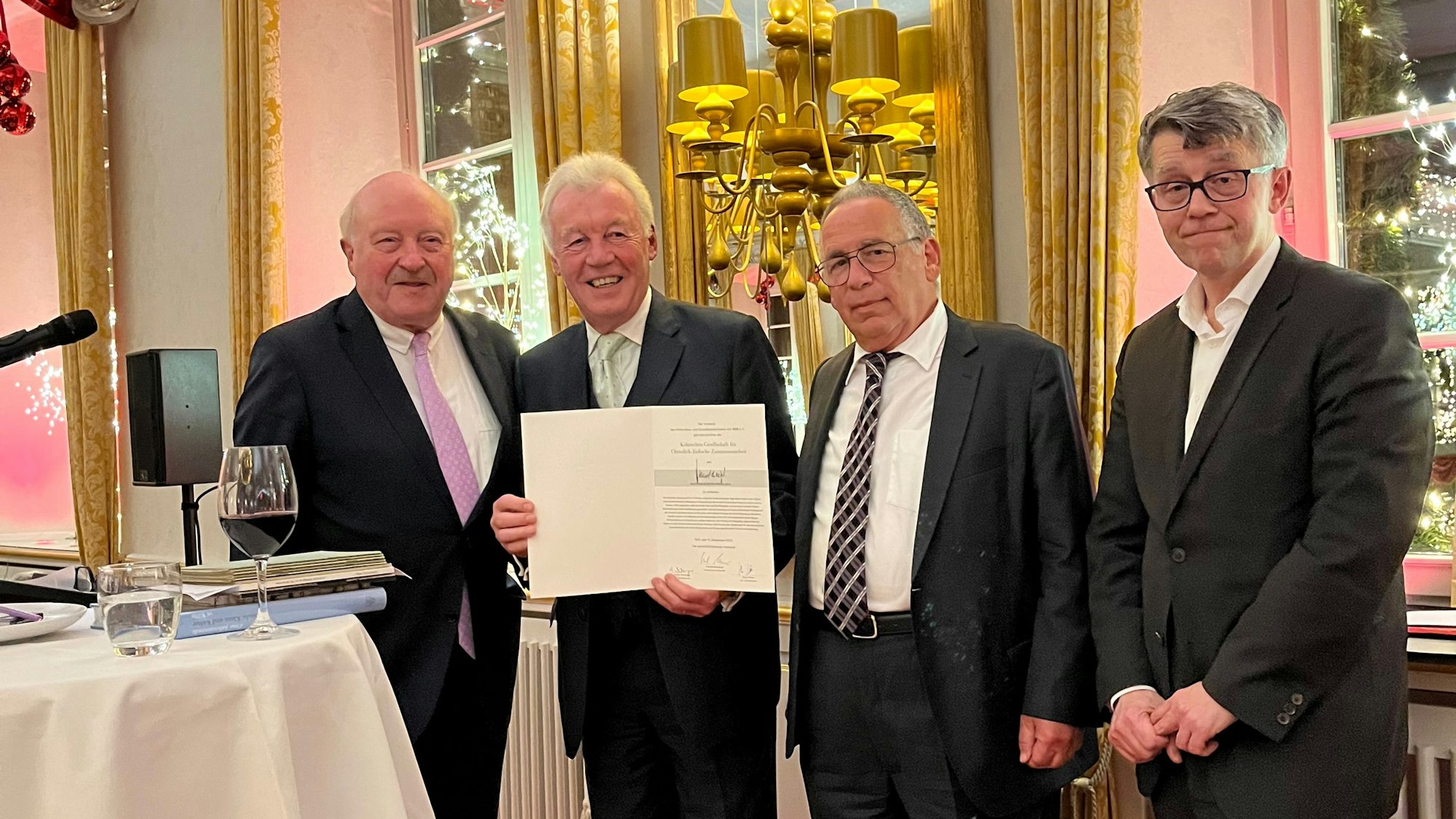 Konrad Adenauer vom Haus- und Grundbesitzervereins mit Jürgen Wilhelm, Marcus Meier und Miguel Freund von der Kölnischen Gesellschaft für christlich-jüdische Zusammenarbeit