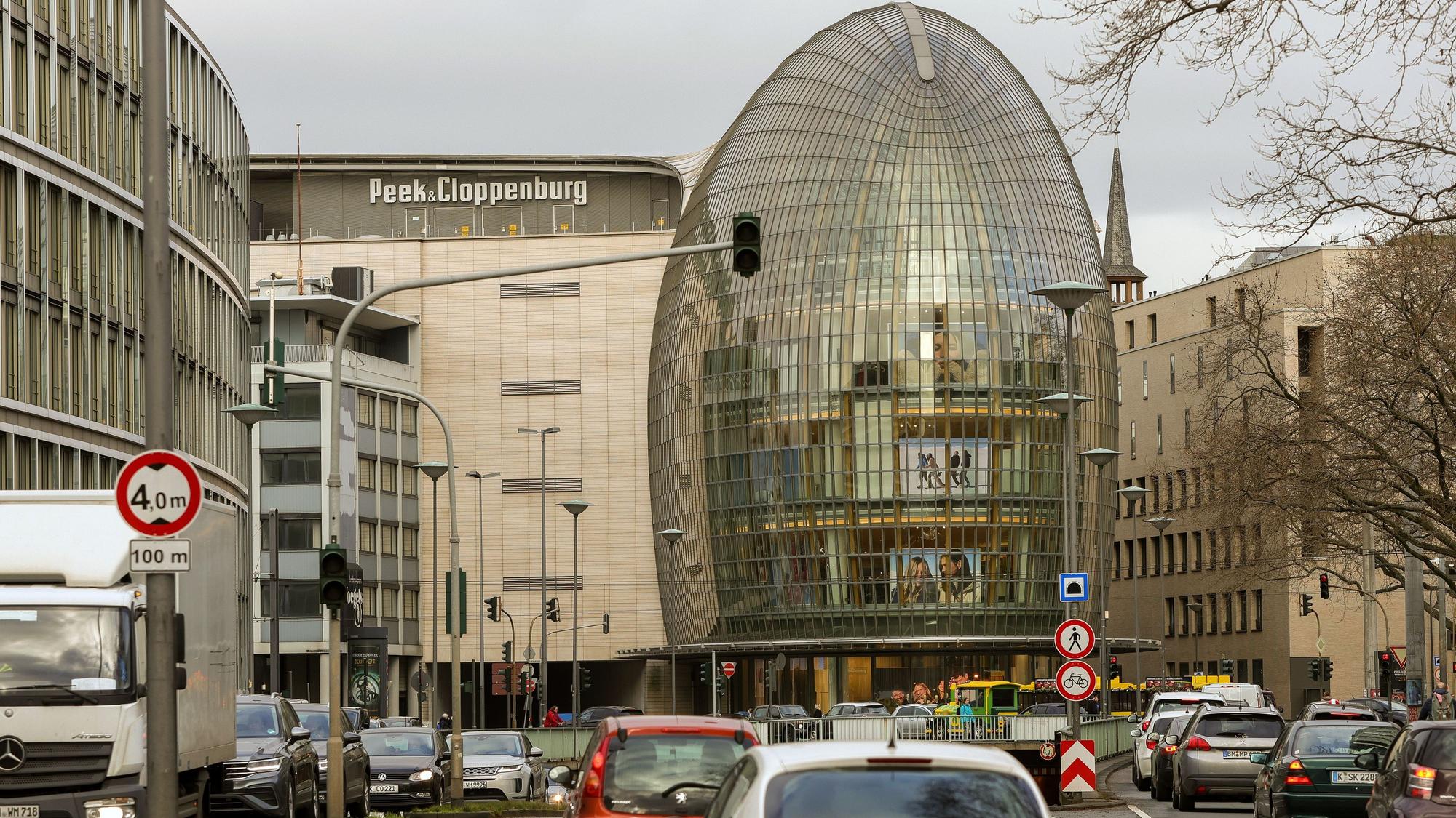 Auch zur Nord-Süd-Fahrt hin prägt das Gebäude das Stadtbild.