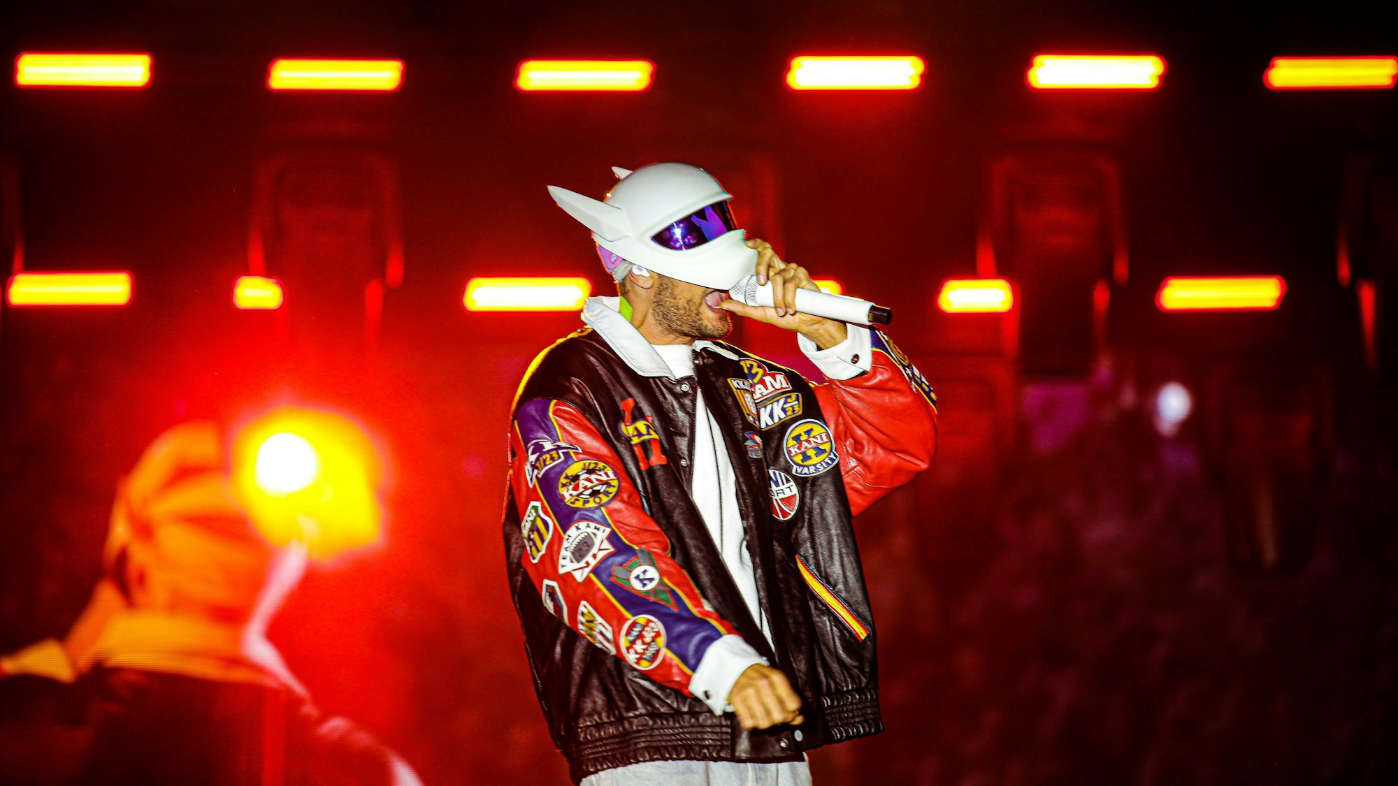 Cro auf seinem Konzert im Kölner Tanzbrunnen im August 2023 (Symbolbild)