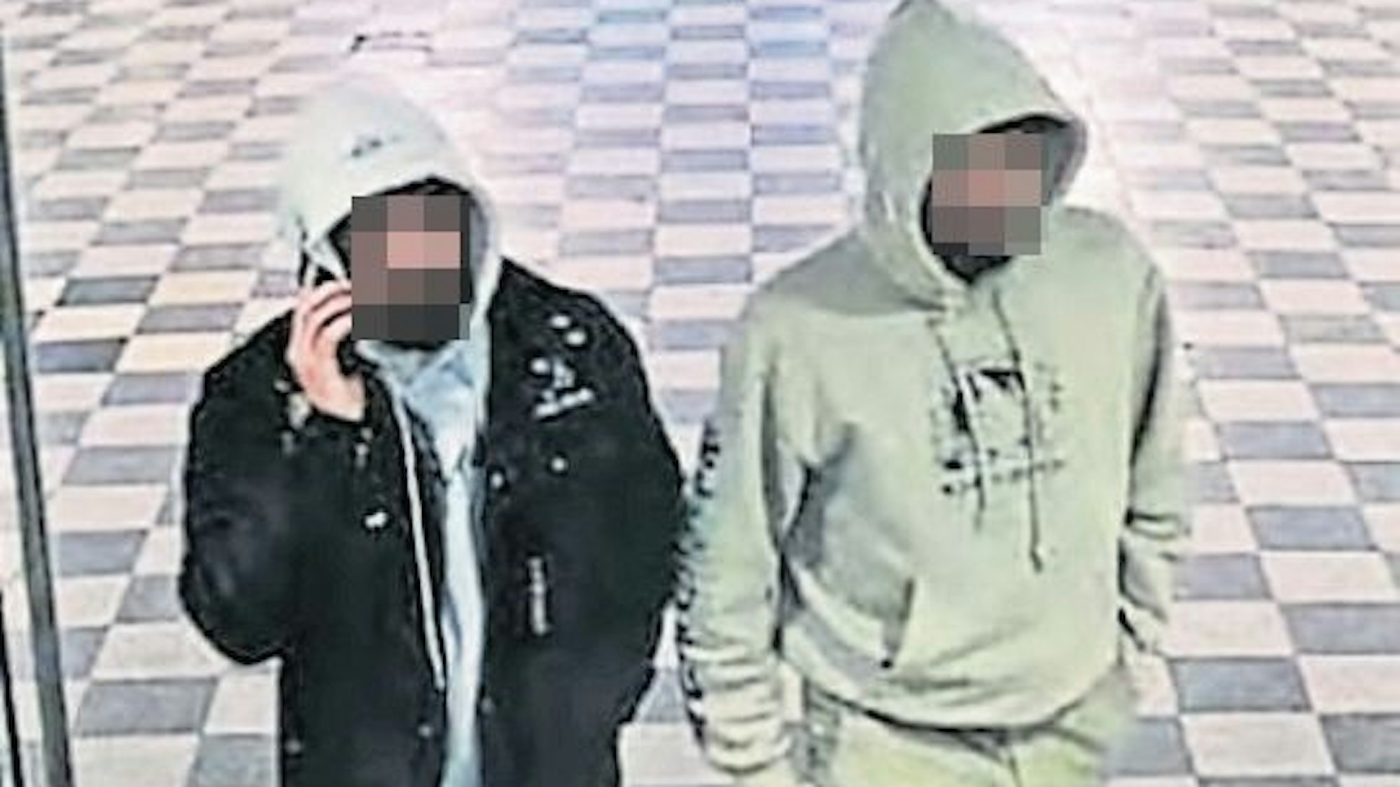 Unter anderem mit diesem Foto fahndete die Polizei nach den Tatverdächtigen.