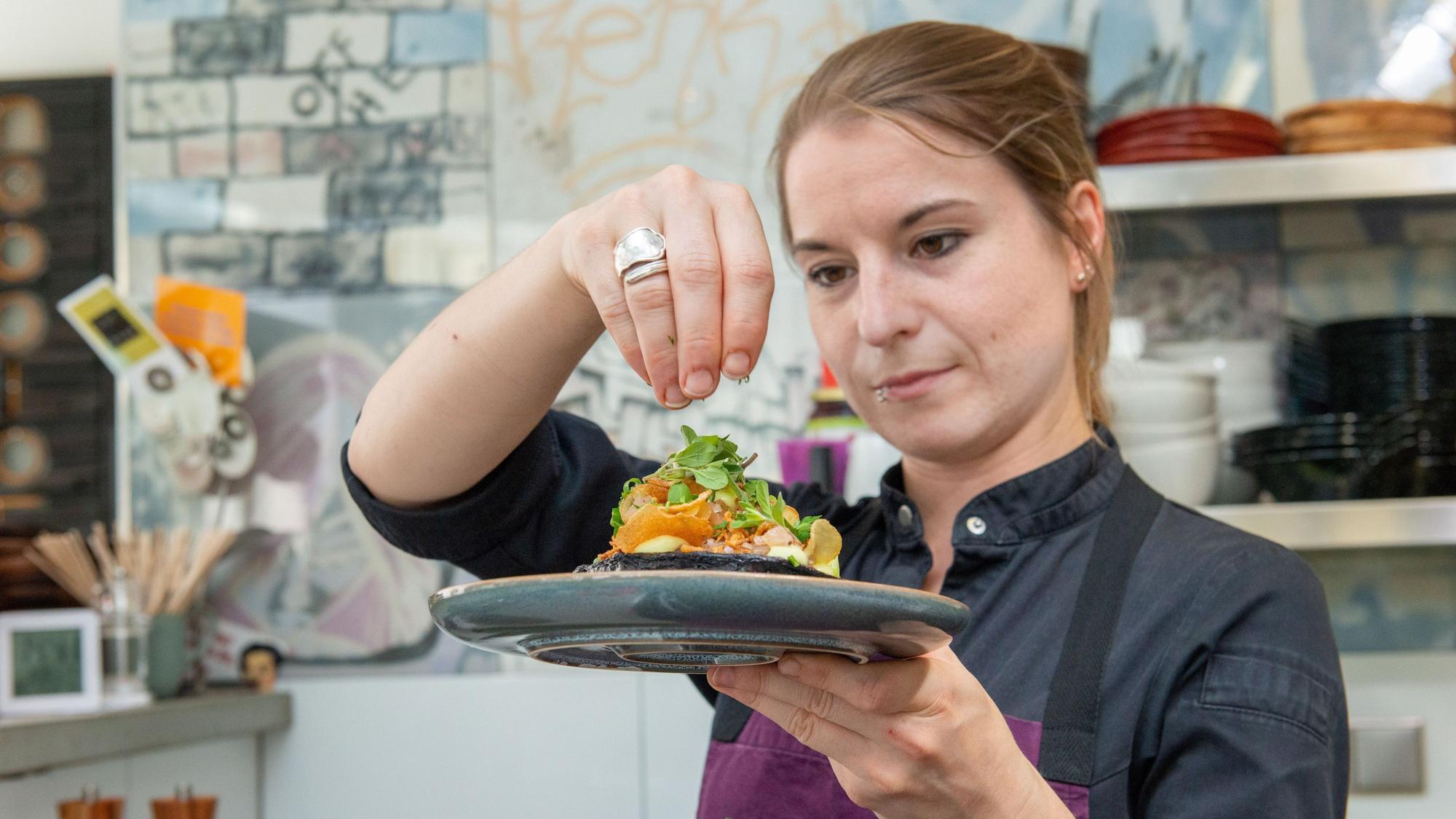 Sonja Baumann zaubert im Restaurant Neobiota leckere Frühstücksgerichte. (Archivbild 2019)