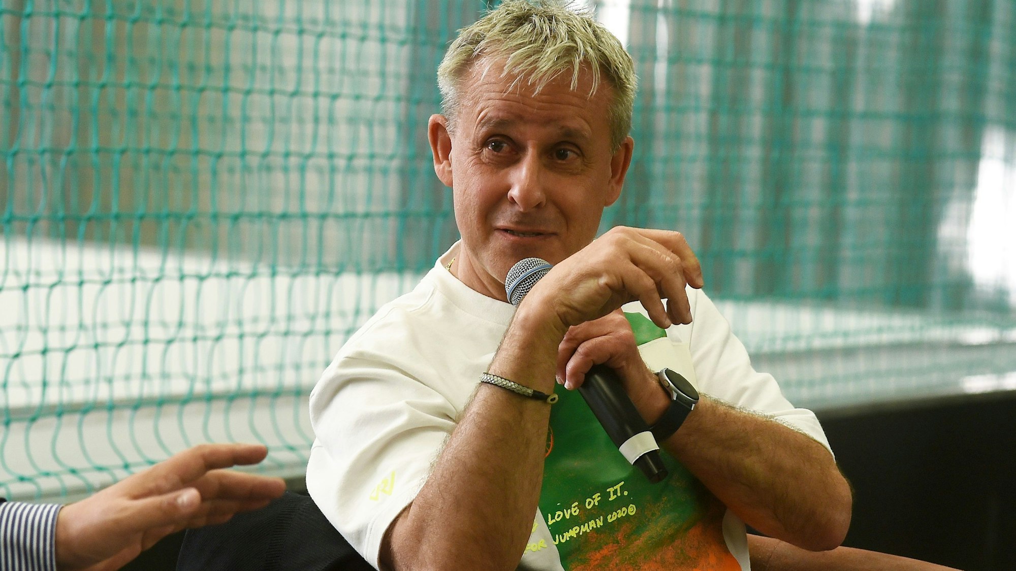 04.05.2022, Hürth: FC Talk im Hürther Bolzplatz mit den Fußball-Weltmeistern Pierre Littbarski und Thomas Häßler.
Pierre Littbarski
Foto: Csaba Peter Rakoczy