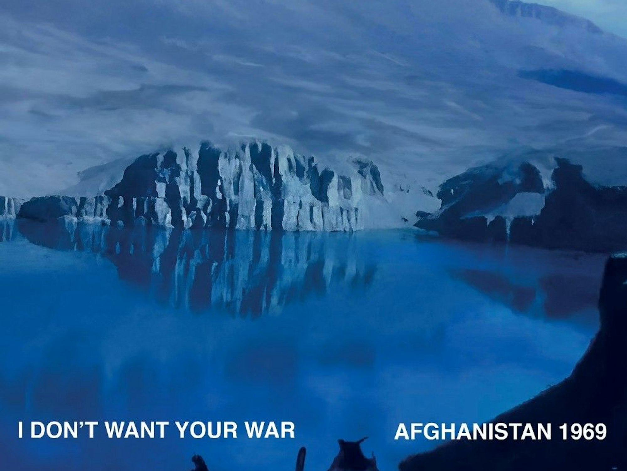 Das Cover der Platte „I don't want your war“, nach einer Idee von Geremia Carrara und den Live-Aufnahmen der Musiker Alessandro Palmitessa, Bassem Hawar Djoze und Daud Khan Sadozai. Afghanische Gebirgslandschaft, blau eingefärbt