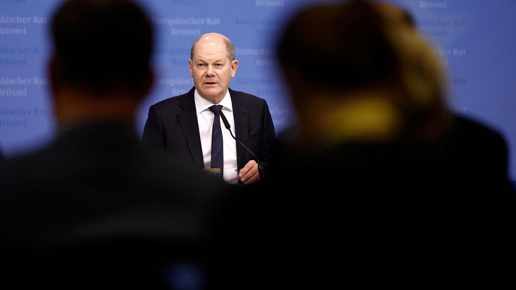 Bundeskanzler Olaf Scholz bei einer Pressekonferenz nach dem EU-Gipfel in Brüssel.