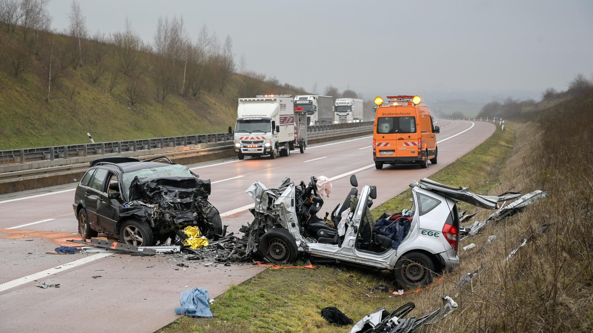 Bei dem Unfall nahe Querfurt sind drei Menschen ums Leben gekommen.