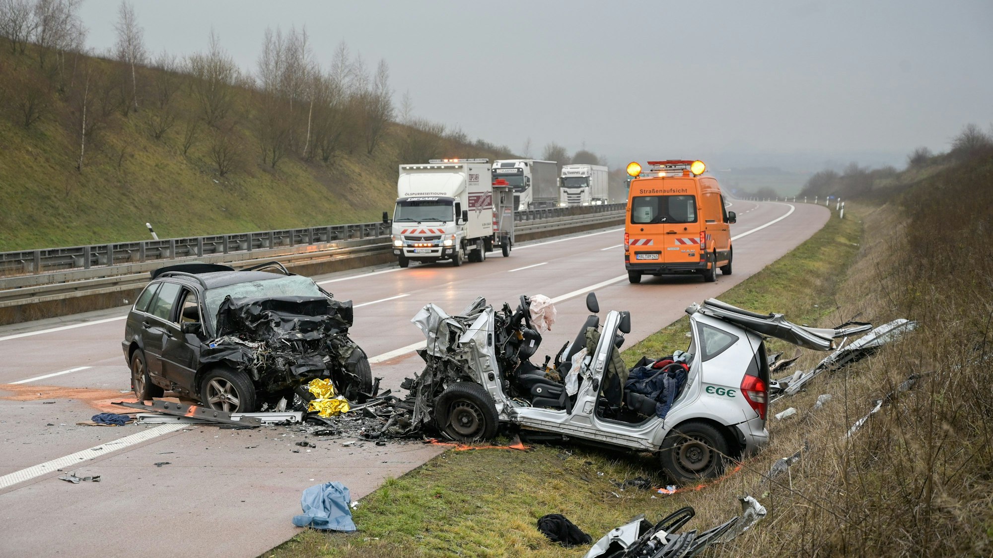 Bei dem Unfall nahe Querfurt sind drei Menschen ums Leben gekommen.