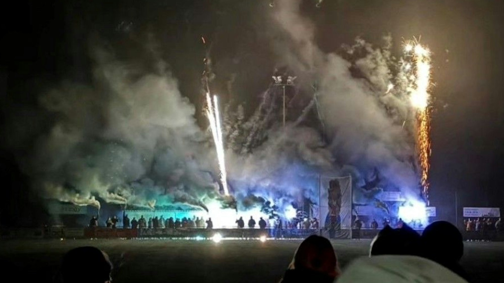 Feuerwerk beim Spiel SV Öttershagen gegen SpVgg Hurst-Rosbach