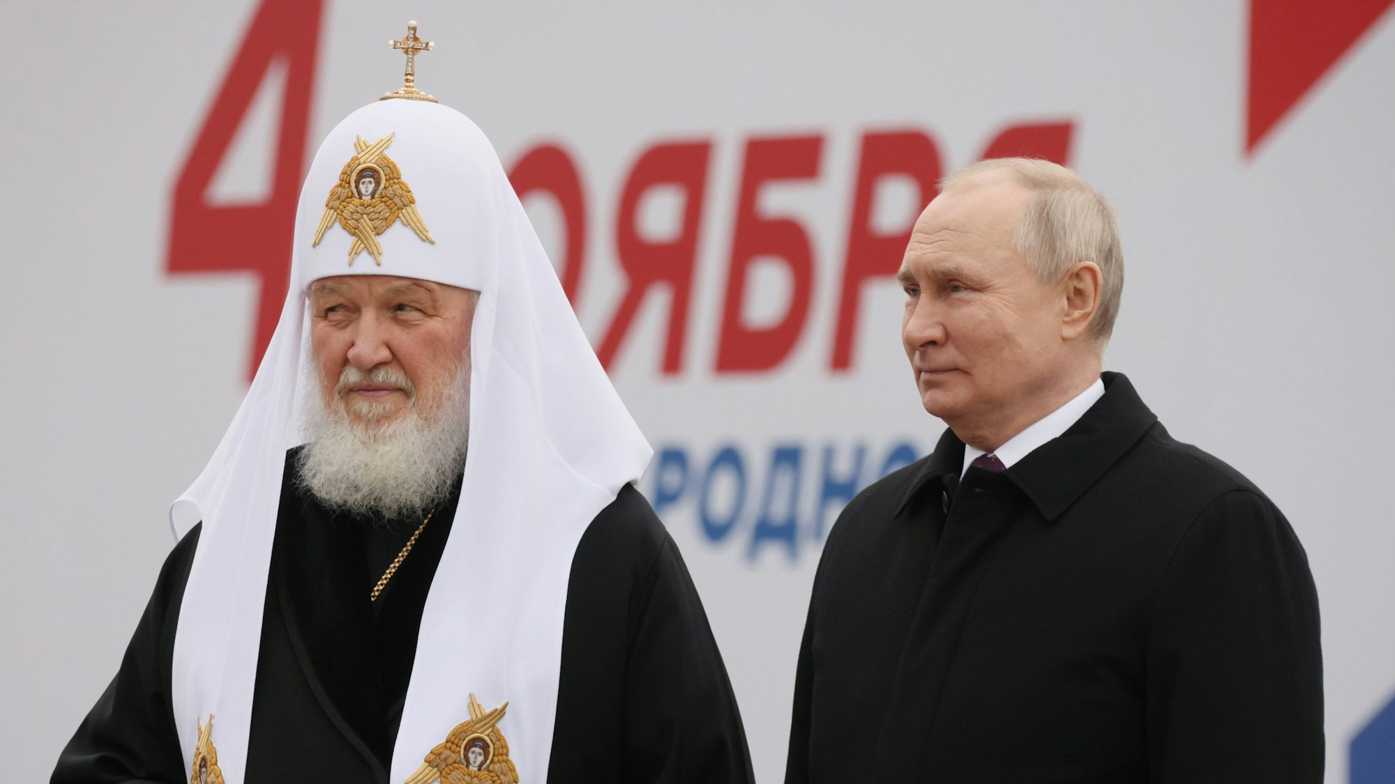 Patriarch Kirill zusammen mit Kremlchef Wladimir Putin im November. Das russische Kirchenoberhaupt gilt als glühender Unterstützer des Kriegs gegen die Ukraine.