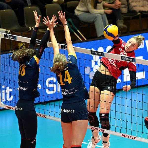 16.12.2023, Volleyball-Bayer Volleys-DSHS Köln
rechts: Laurine Vinkesteijn (Bayer)
Foto: Uli Herhaus