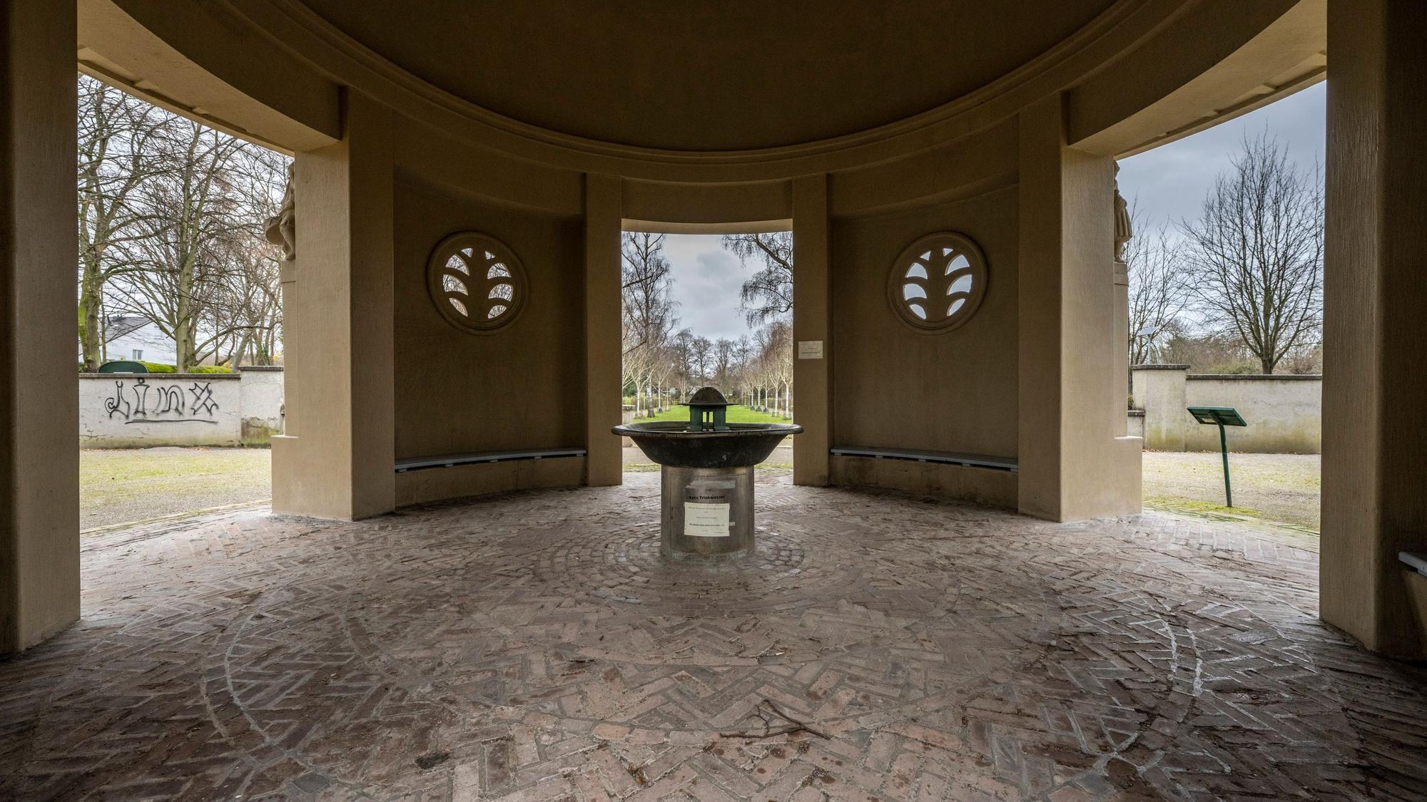 Der Brunnentempel im Fritz-Encke-Volkspark. (Adventskalender).