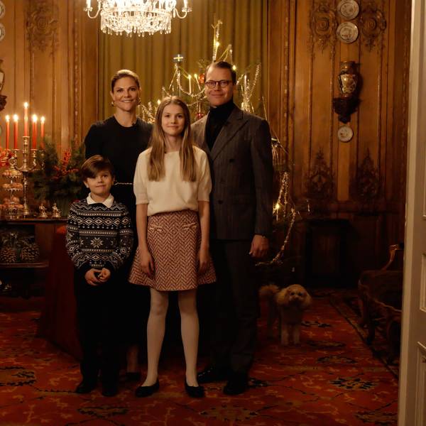 Die Kronprinzenfamilie Schwedens sendet einen Weihnachtsgruß mit einem Video.