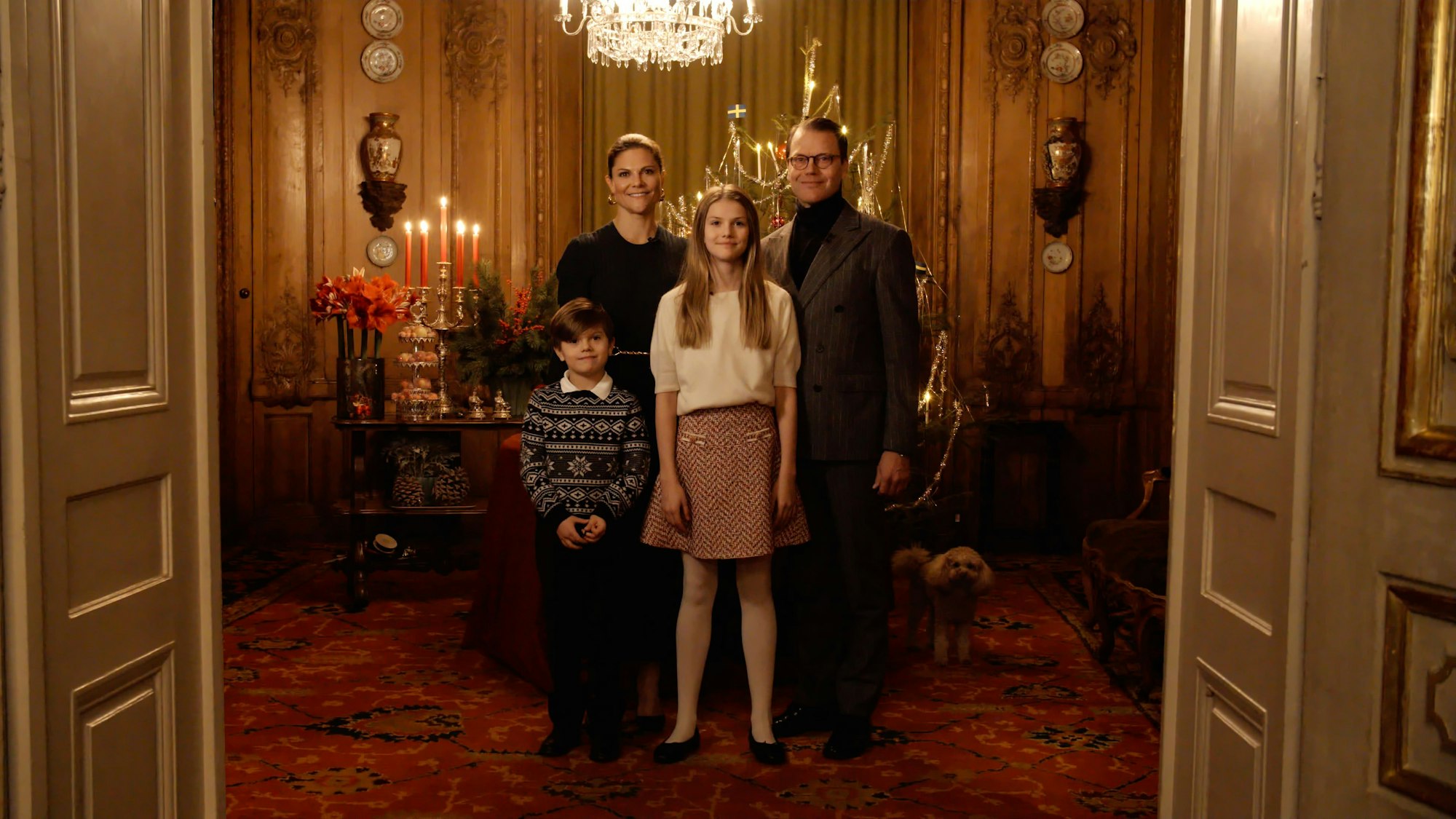 Die Kronprinzenfamilie Schwedens sendet einen Weihnachtsgruß mit einem Video.