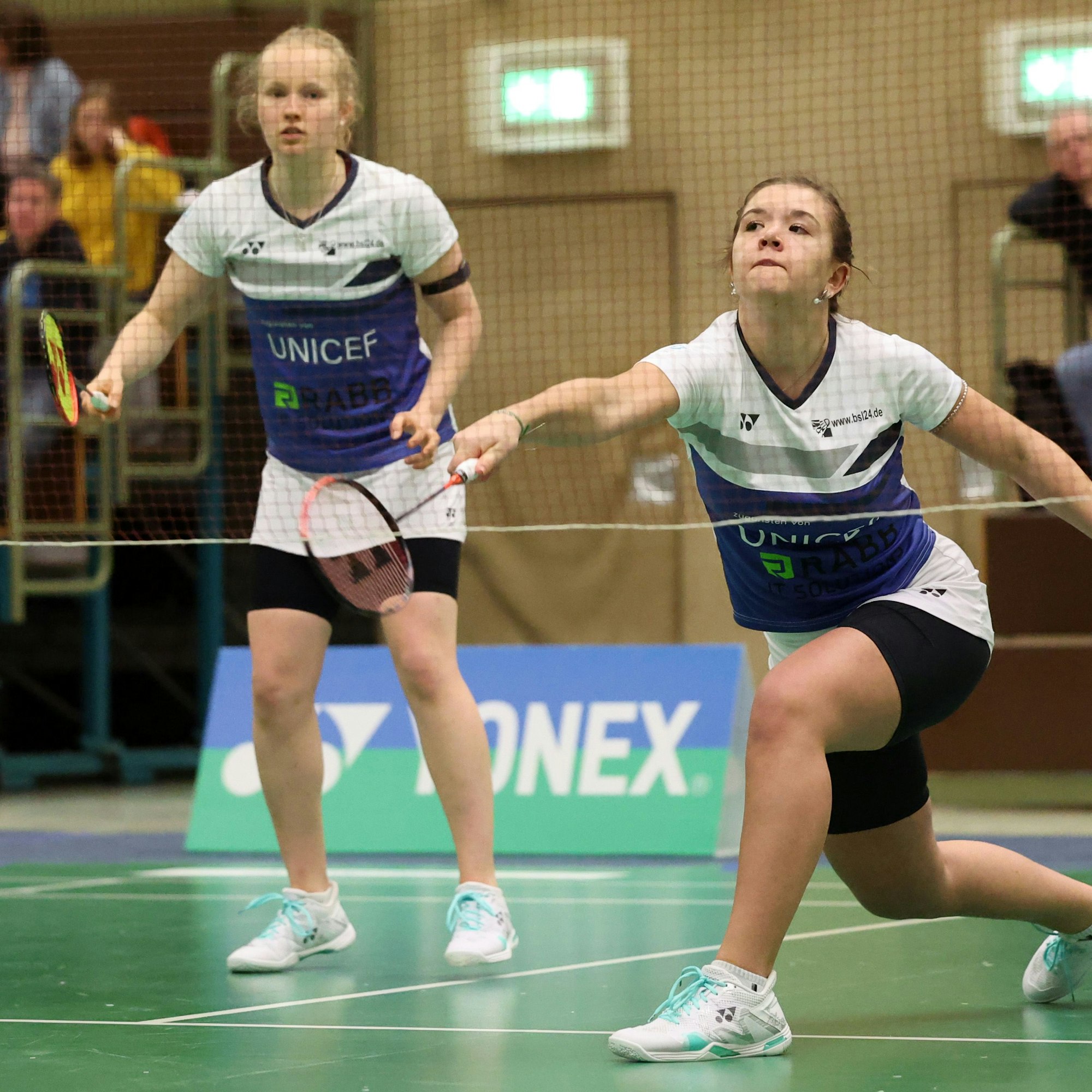 Leona Michalski und Julia Meyer beim Damendoppel