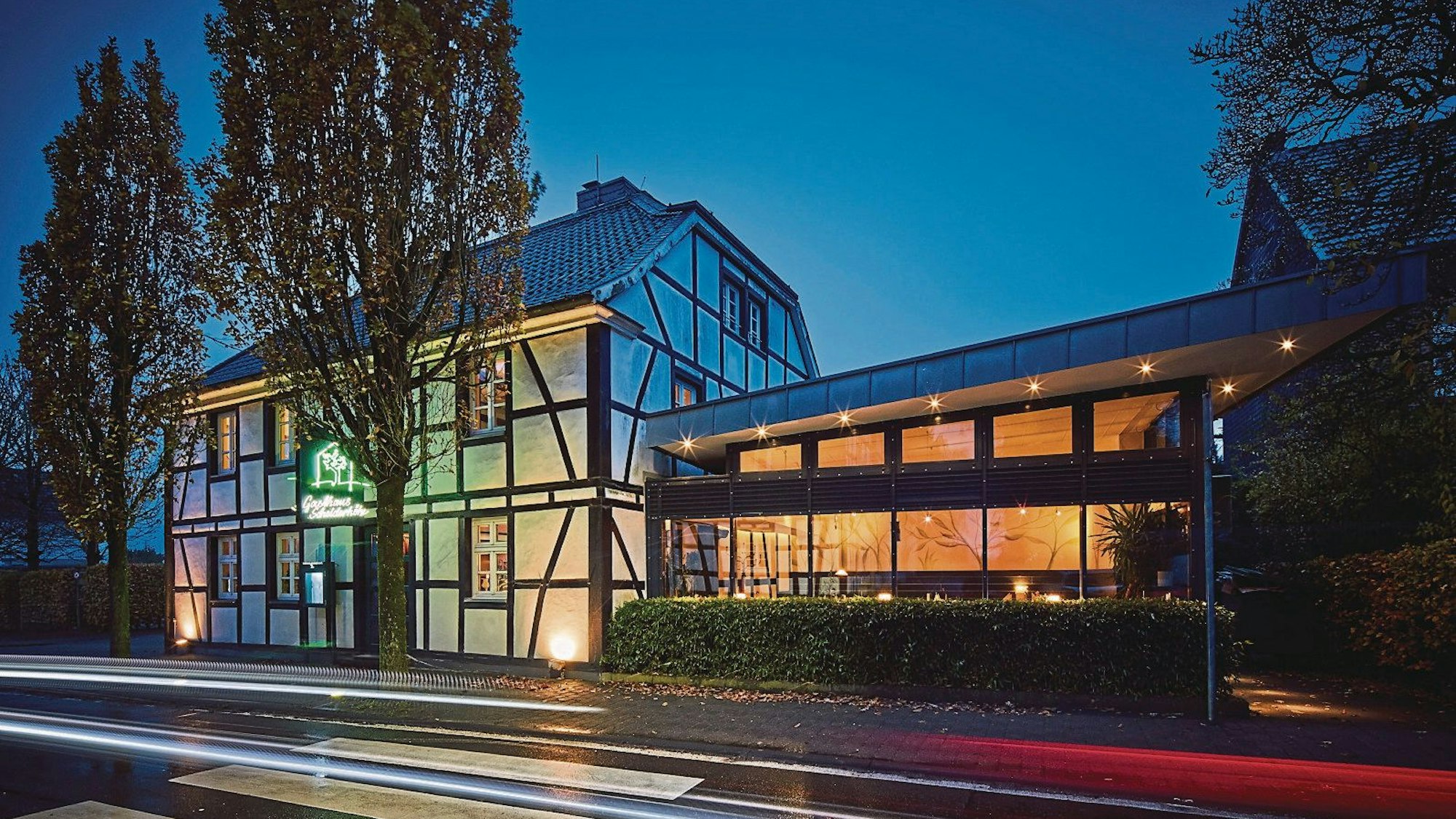 Gasthaus Scheiderhöhe: Das behagliche Fachwerkhaus mit Wintergarten und lauschigem Biergarten.