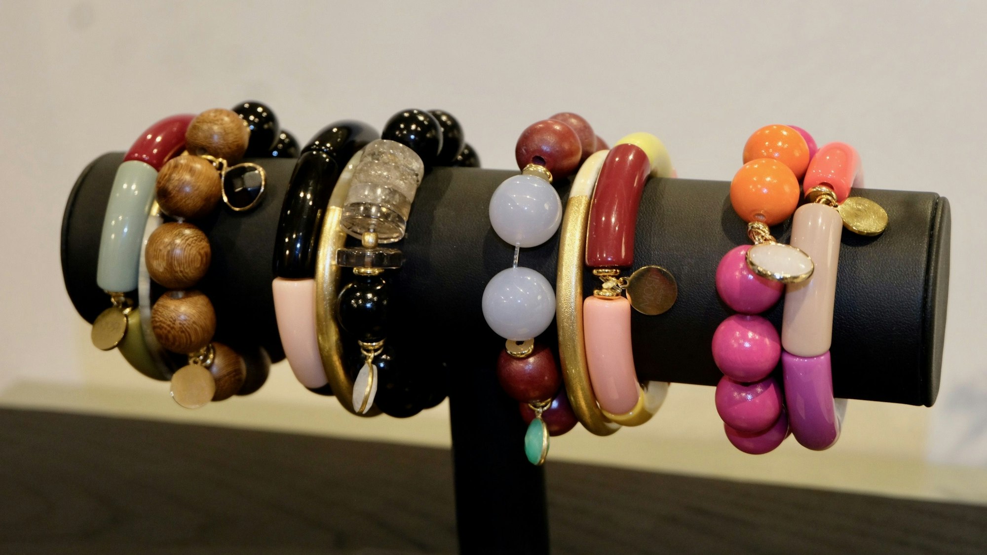 Schmuck vom Label „Mo.ri“ aus Köln-Braunsfeld