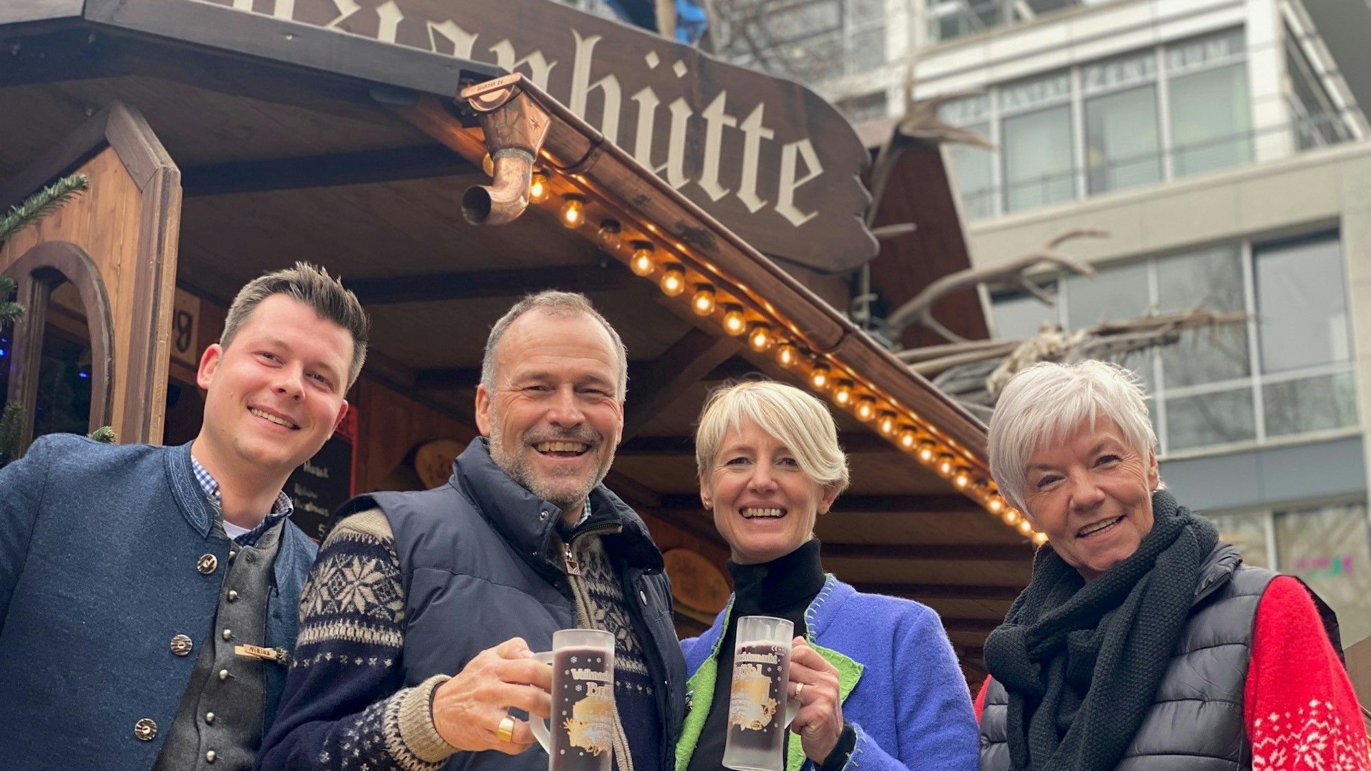 Zu sehen ist das Team der Enzianhütte.