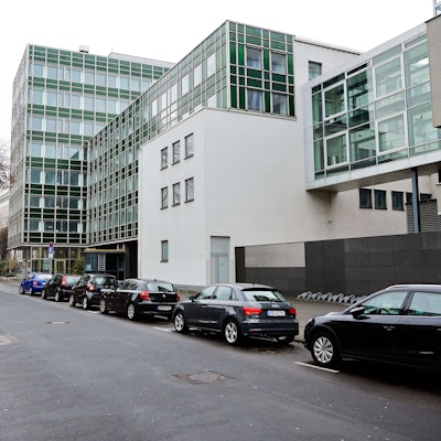 Die frühere Kaufhof-Zentrale in der Leonhard-Tietz-Straße.