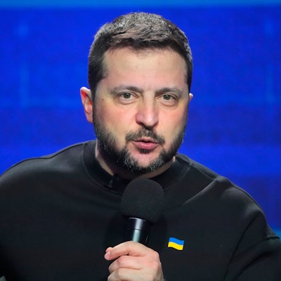 19.12.2023, Ukraine, Kiew: Wolodymyr Selenskyj, Präsident der Ukraine, spricht während seiner Jahresend-Pressekonferenz. Foto: Efrem Lukatsky/AP/dpa +++ dpa-Bildfunk +++