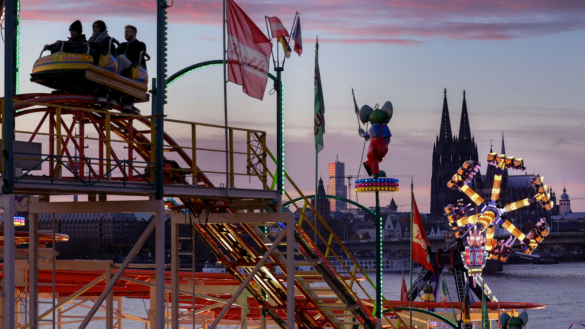 Die Deutzer Kirmes ist eine beliebte Veranstaltung in Köln.