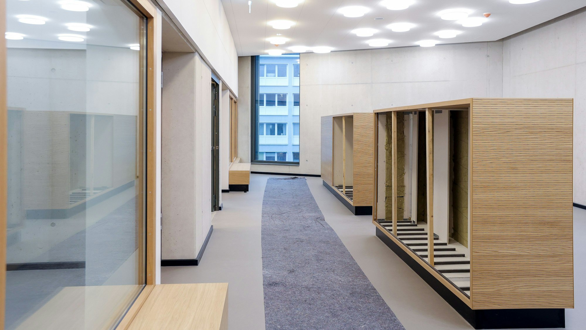 Das Hansa-Gymnasium wird gerade saniert, von innen.