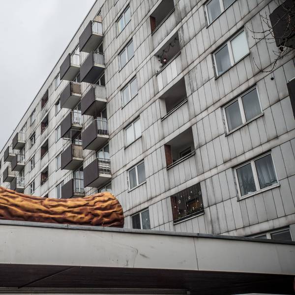 Das Haus mit der schlesischen Wurst, Königsberger Platz Nr. 8, ist jetzt im Besitz der WGL.