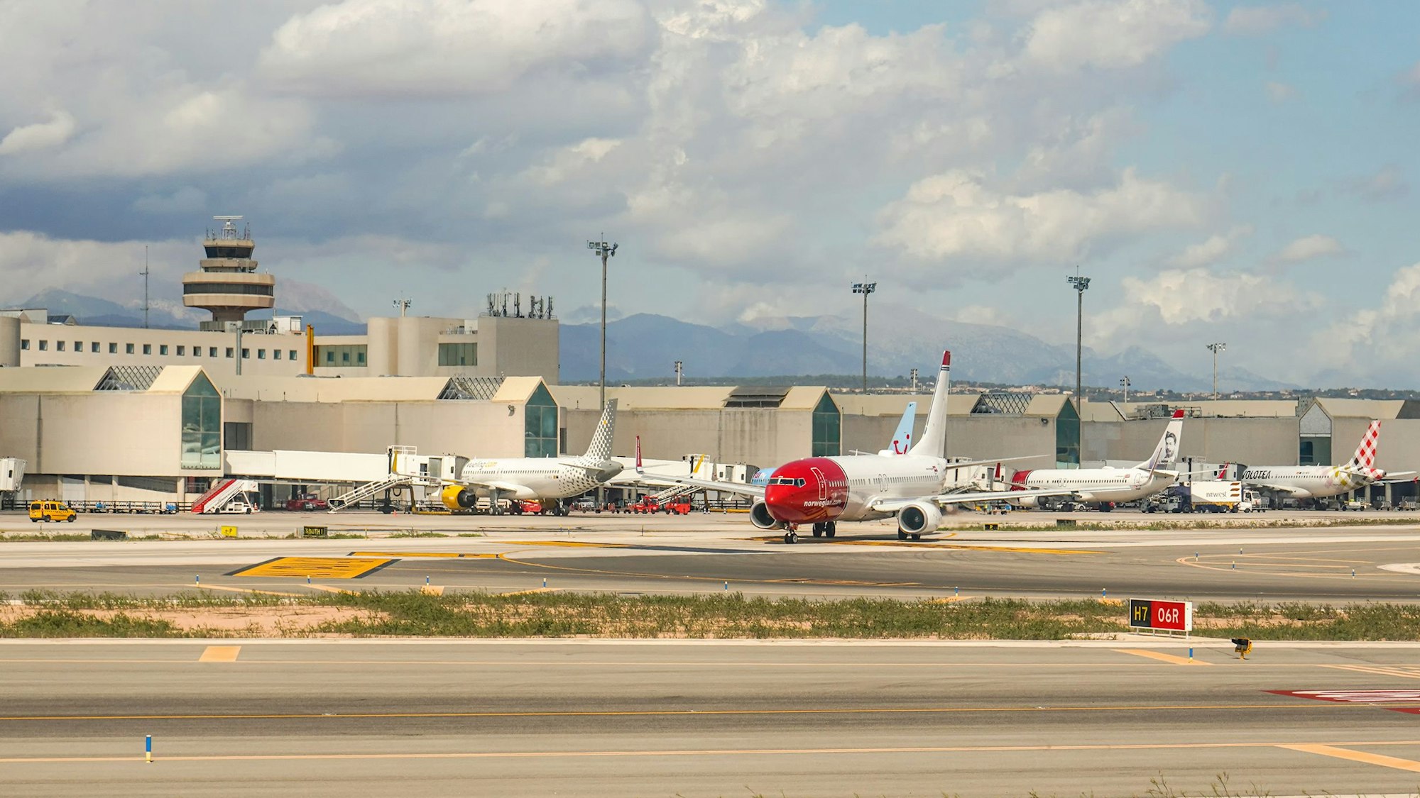 Der Flughafen von Palma de Mallorca. Hier hat sich ein tödlicher Unfall mit einem deutschen Urlauber ereignet (Symbolbild).
