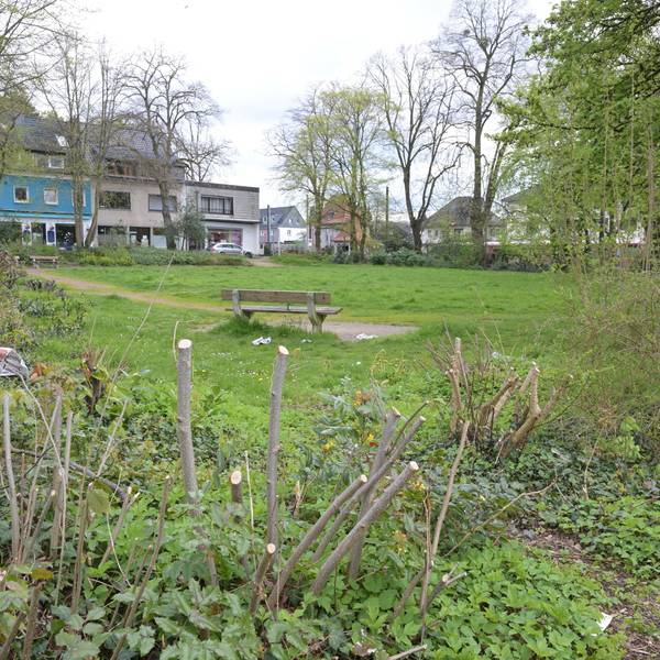 Das Foto zeigt den Park an der Wilhelm-Klein-Straße in Refrath