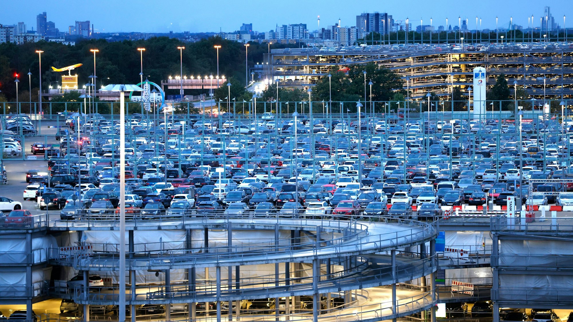 Parkplatz, Flughafen Köln/Bonn