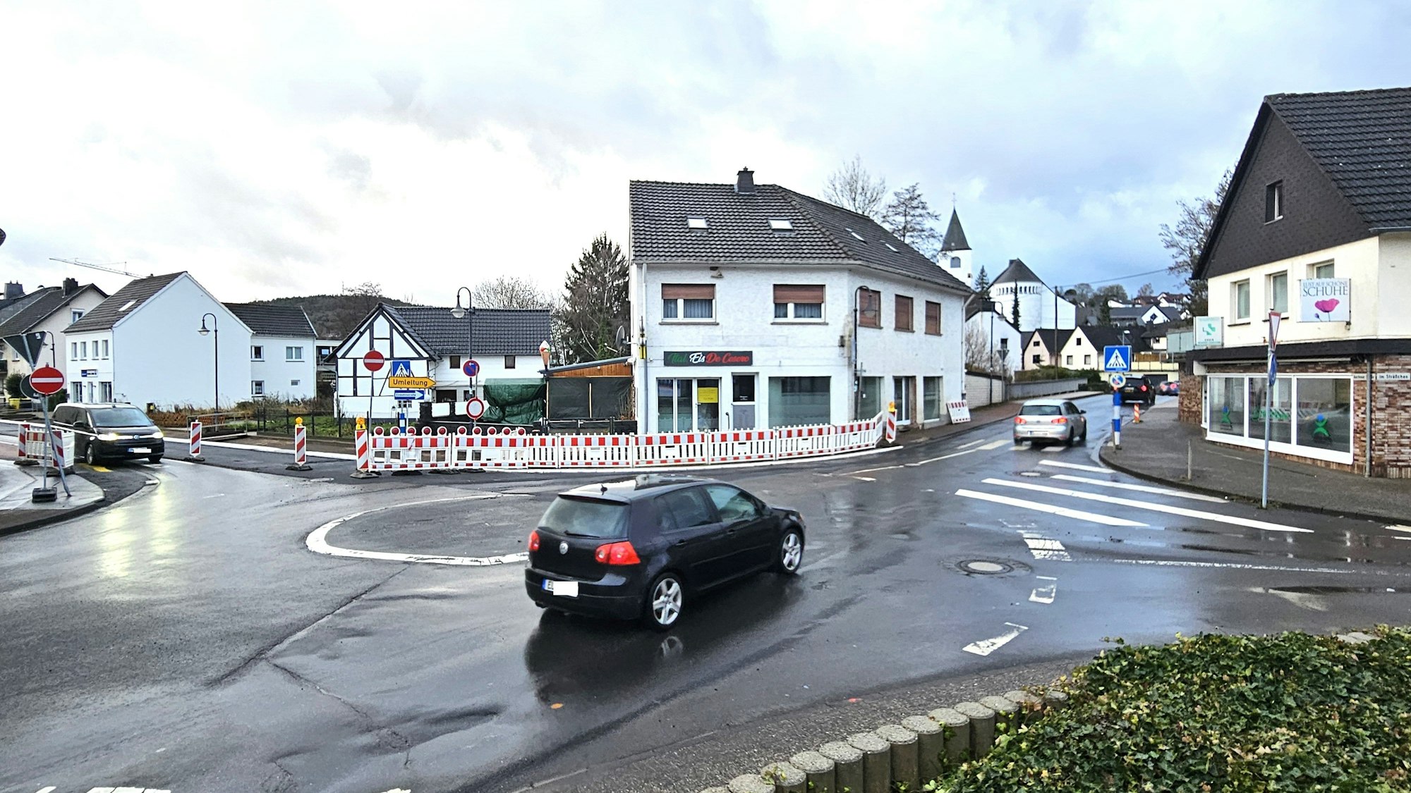 Blick auf den Kreisel an der Ecke Bahnhofstraße/Aachener Straße.