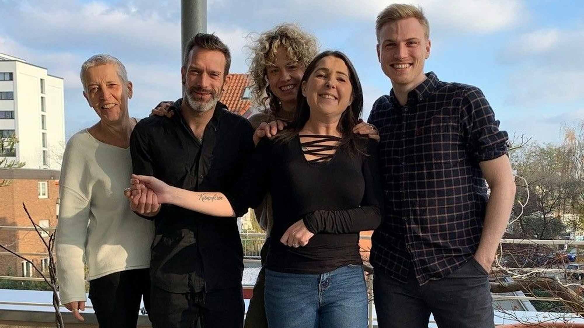 Zu sehen sind (v.l.) Mecki Hansmann, Jean-Pierre Alary, Paula Frohnhoff, Gabby Alary und Oscar Frohnhoff.