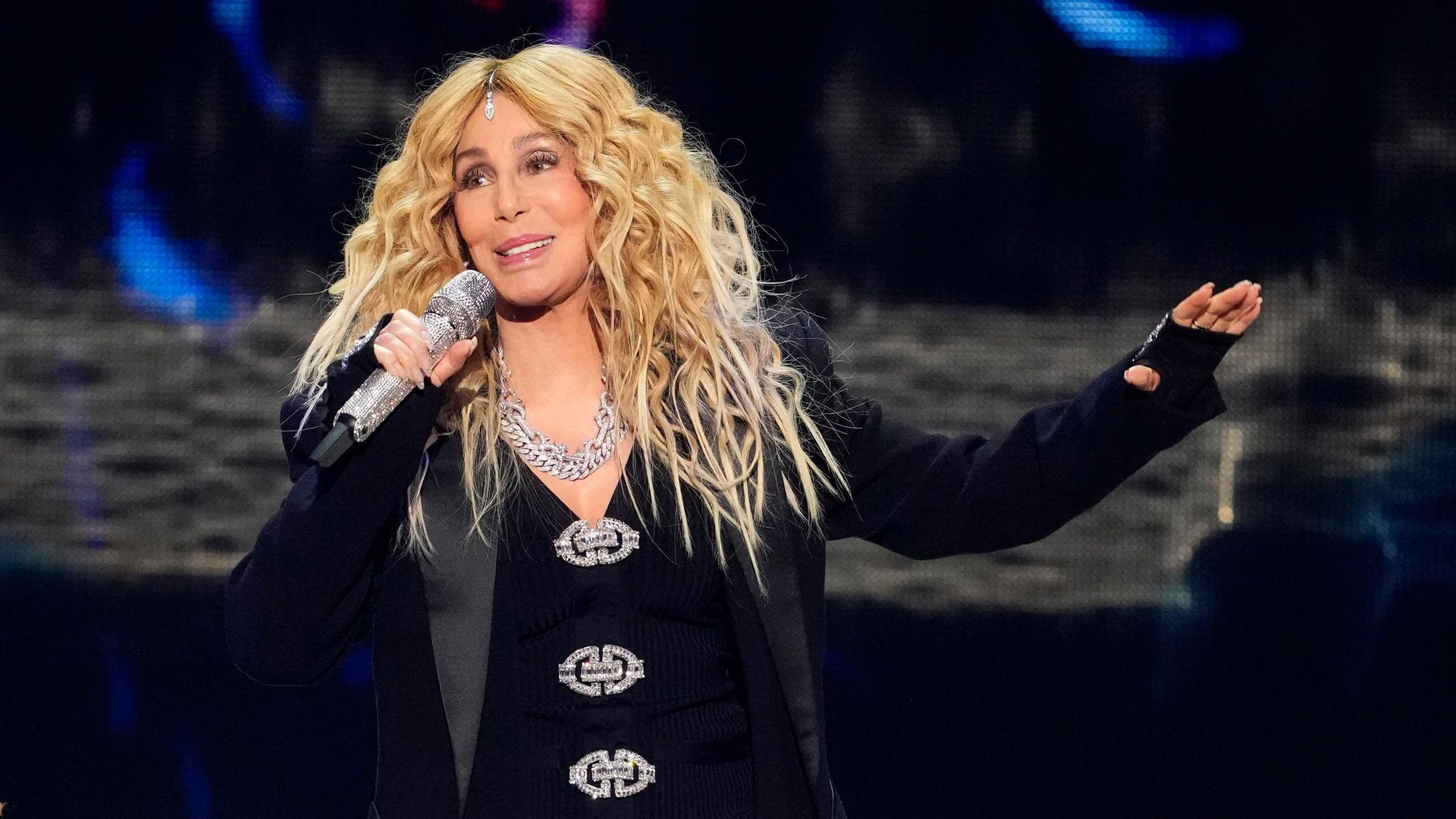 Cher während des iHeartRadio Jingle Ball am 8. Dezember.
