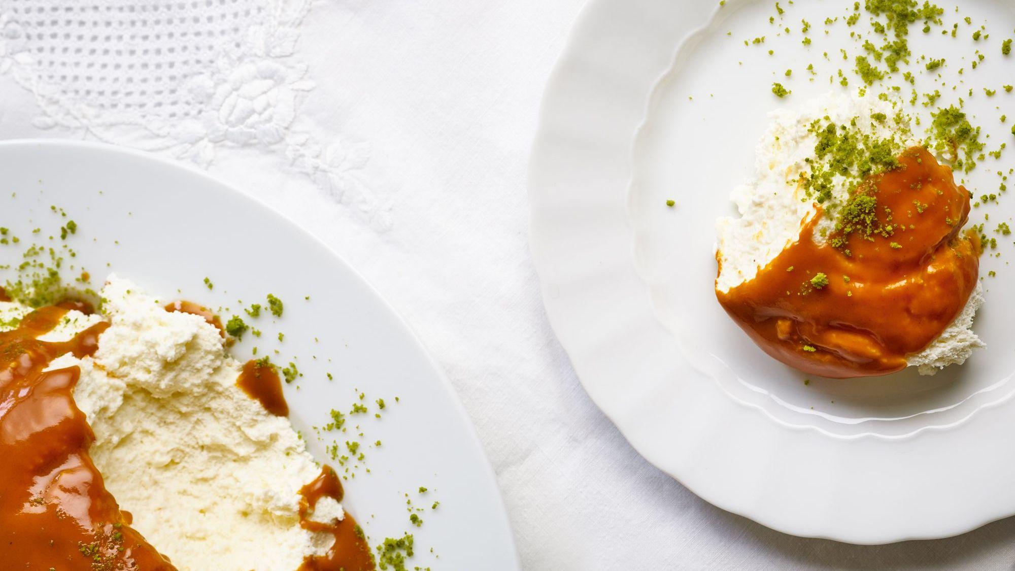 Quarkschaum mit Sanddornsauce